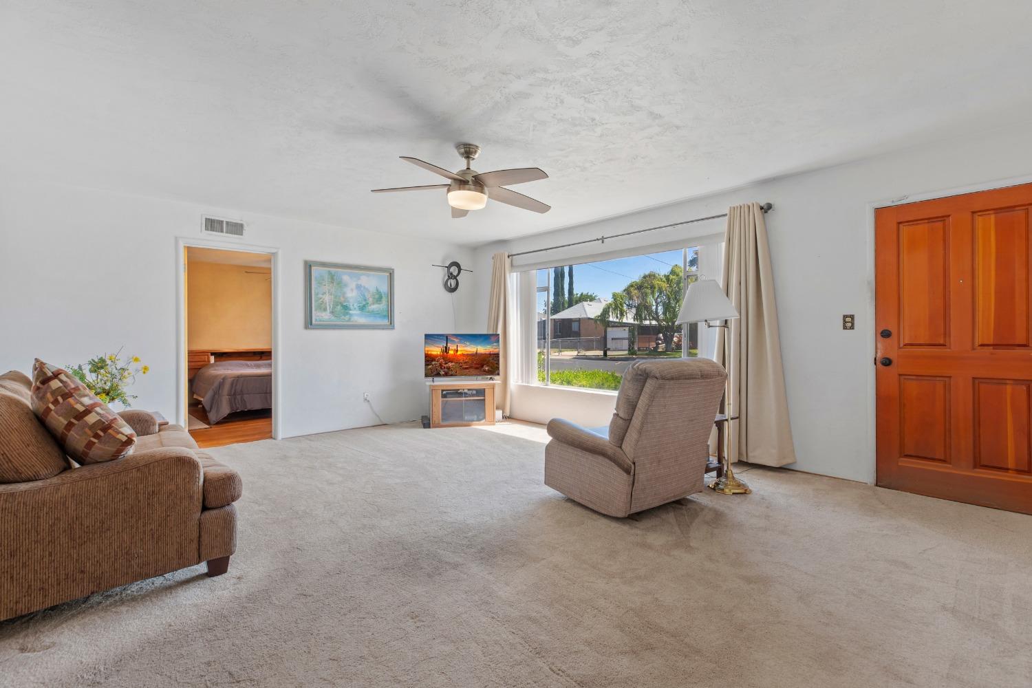 Detail Gallery Image 7 of 42 For 515 Locust Ave, Manteca,  CA 95337 - 3 Beds | 2 Baths