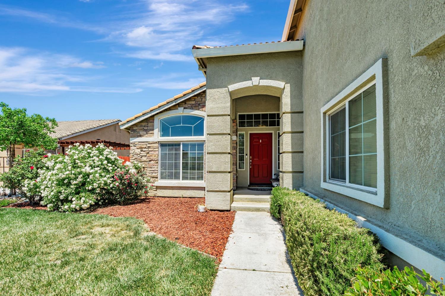 Detail Gallery Image 5 of 41 For 527 Crow Mountain Dr, Newman,  CA 95360 - 5 Beds | 3 Baths