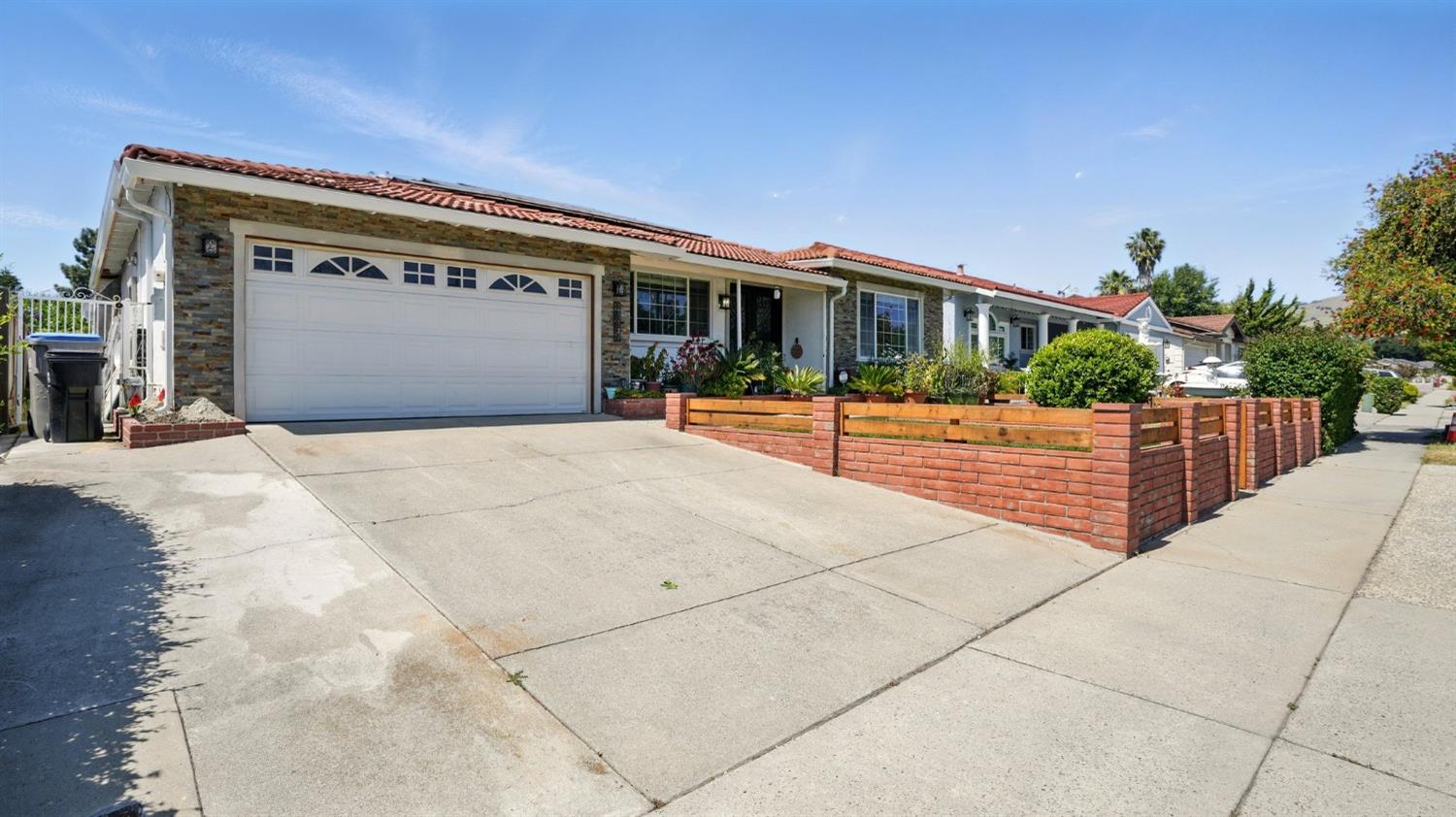 Detail Gallery Image 2 of 38 For 2885 Penitencia Creek Rd, San Jose,  CA 95132 - 4 Beds | 2/1 Baths