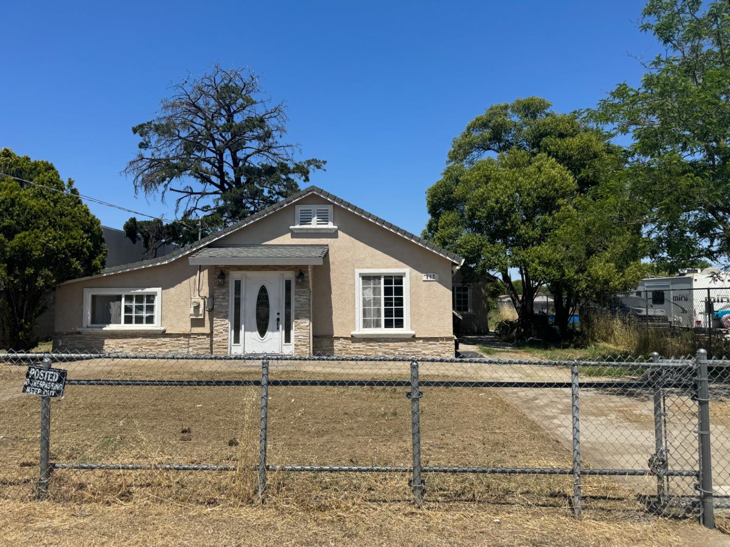 Detail Gallery Image 2 of 5 For 517 Rimmer Ave, Sacramento,  CA 95834 - 2 Beds | 1 Baths