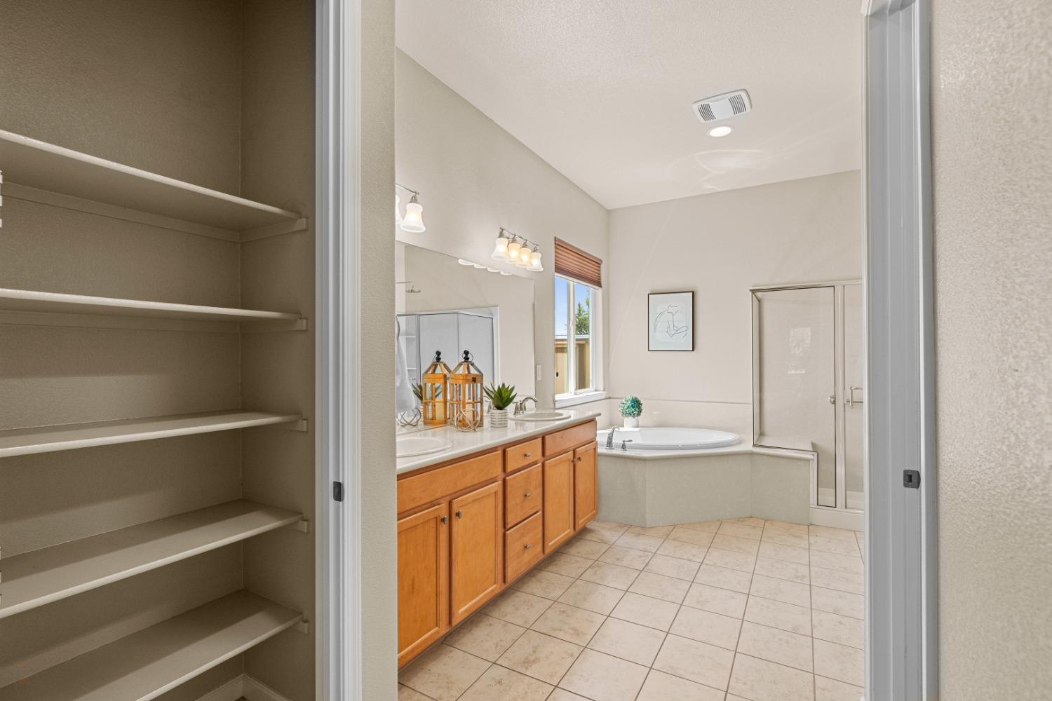Detail Gallery Image 21 of 82 For 1392 Mill Run Ct, Manteca,  CA 95336 - 3 Beds | 2 Baths