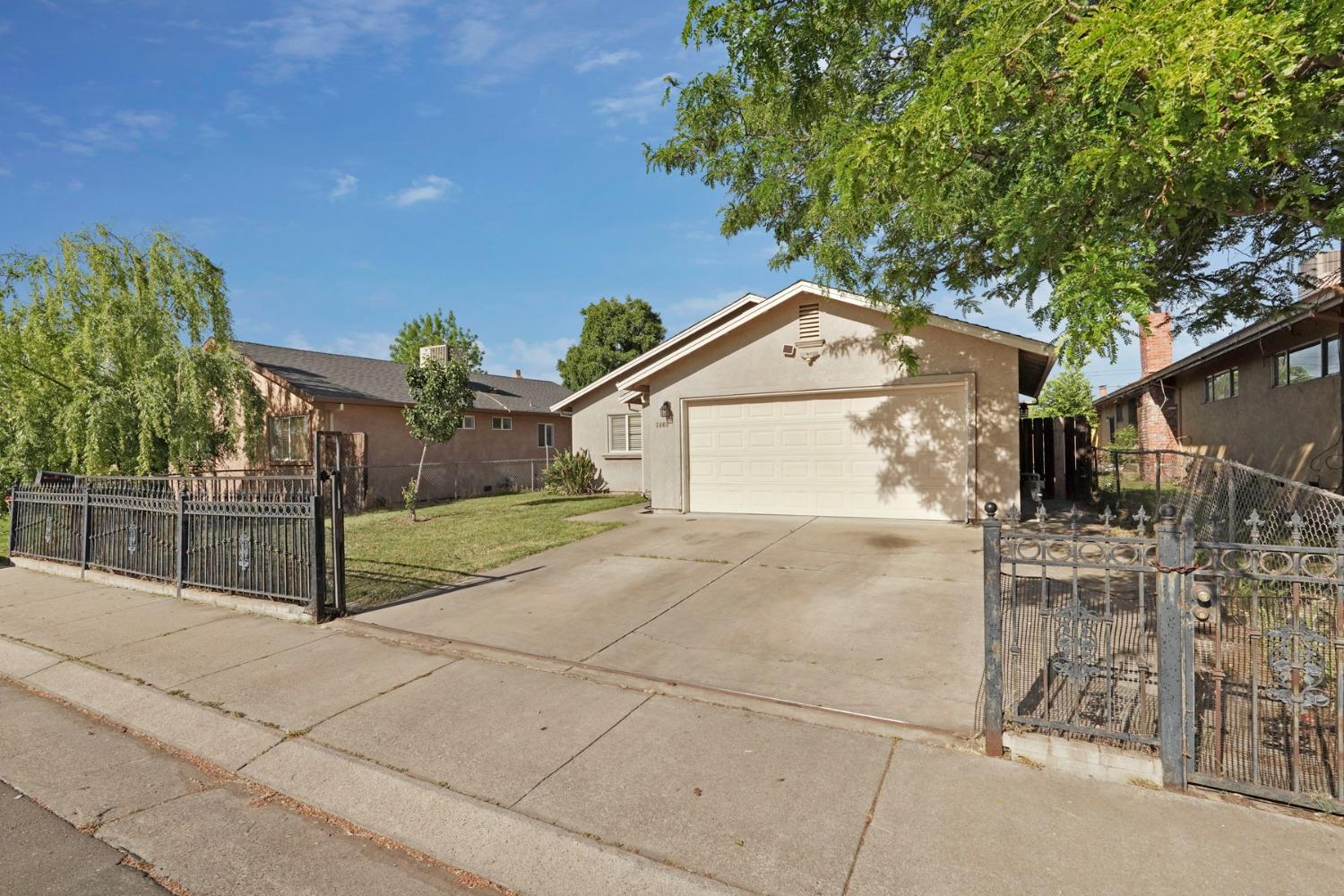 Detail Gallery Image 2 of 38 For 3460 Belleview Ave, Stockton,  CA 95206 - 3 Beds | 2 Baths