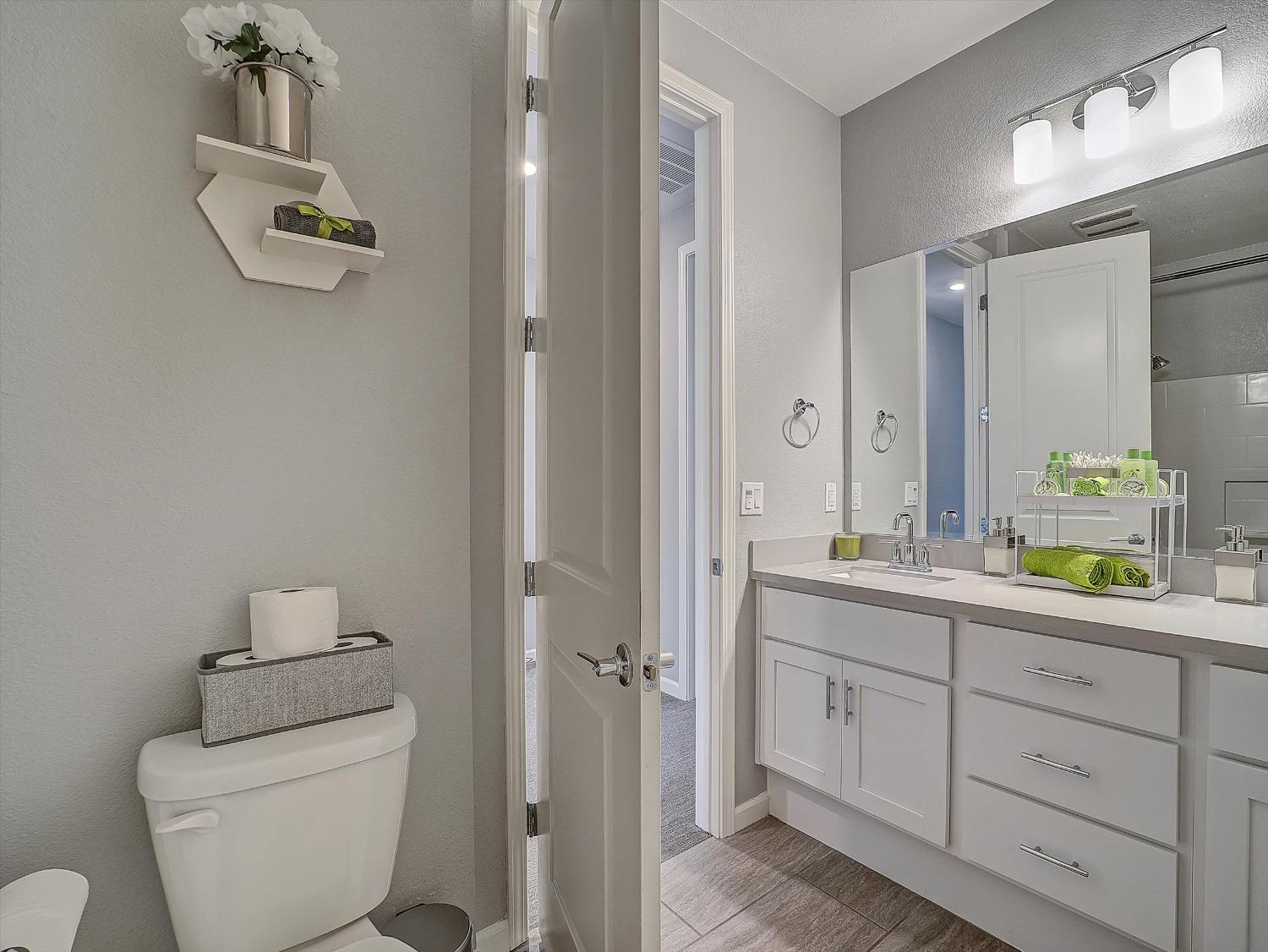 Detail Gallery Image 80 of 97 For 4474 Louvre Ln, Sacramento,  CA 95834 - 4 Beds | 3/1 Baths