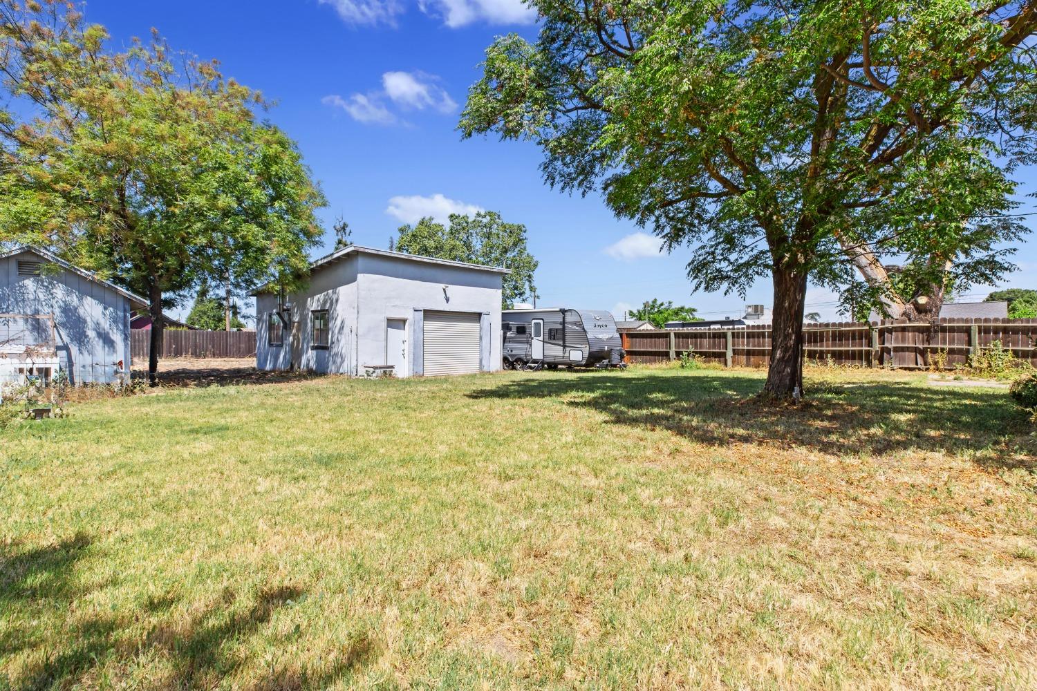 Detail Gallery Image 27 of 42 For 515 Locust Ave, Manteca,  CA 95337 - 3 Beds | 2 Baths