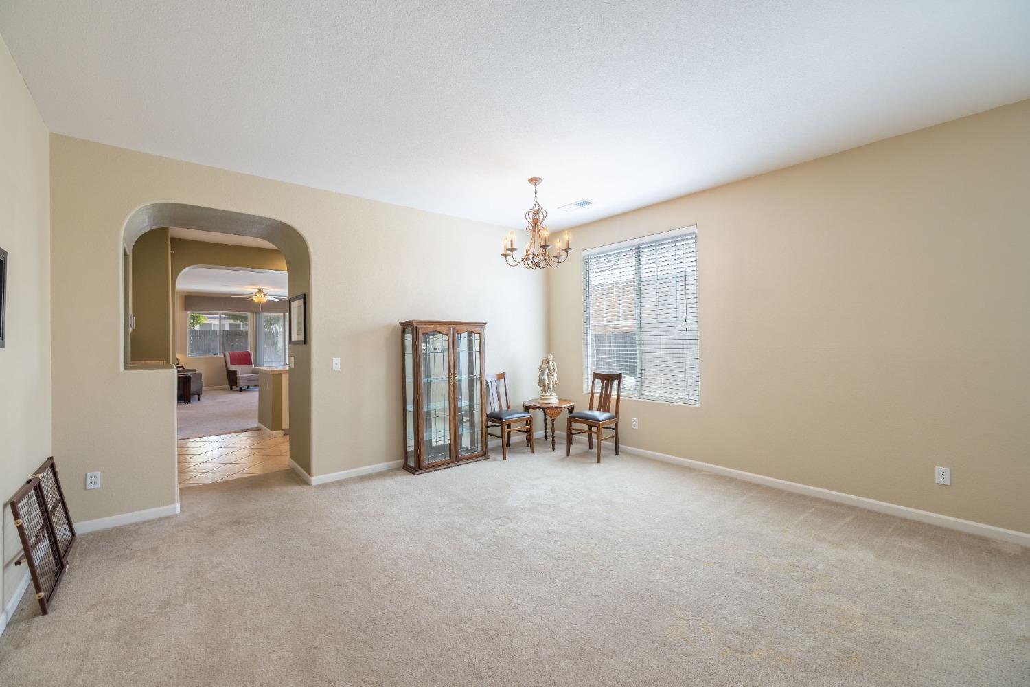 Detail Gallery Image 14 of 36 For 1524 Sandmark Dr, Sacramento,  CA 95835 - 4 Beds | 2 Baths
