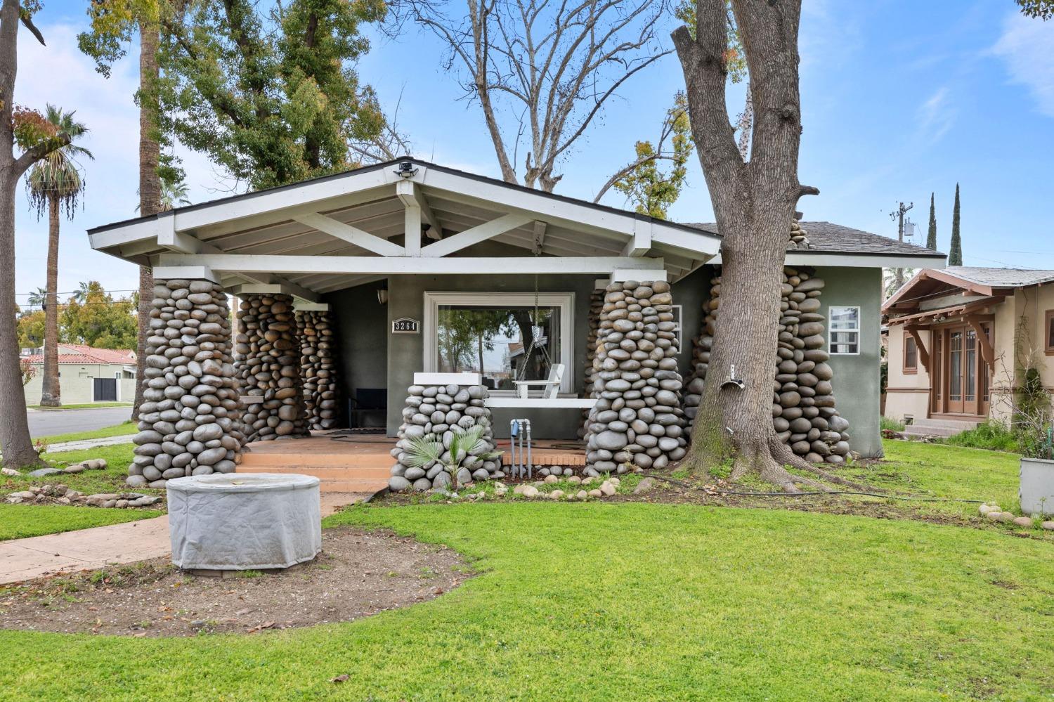 Detail Gallery Image 11 of 11 For 3264 E Kerckhoff Ave, Fresno,  CA 93702 - 3 Beds | 2 Baths