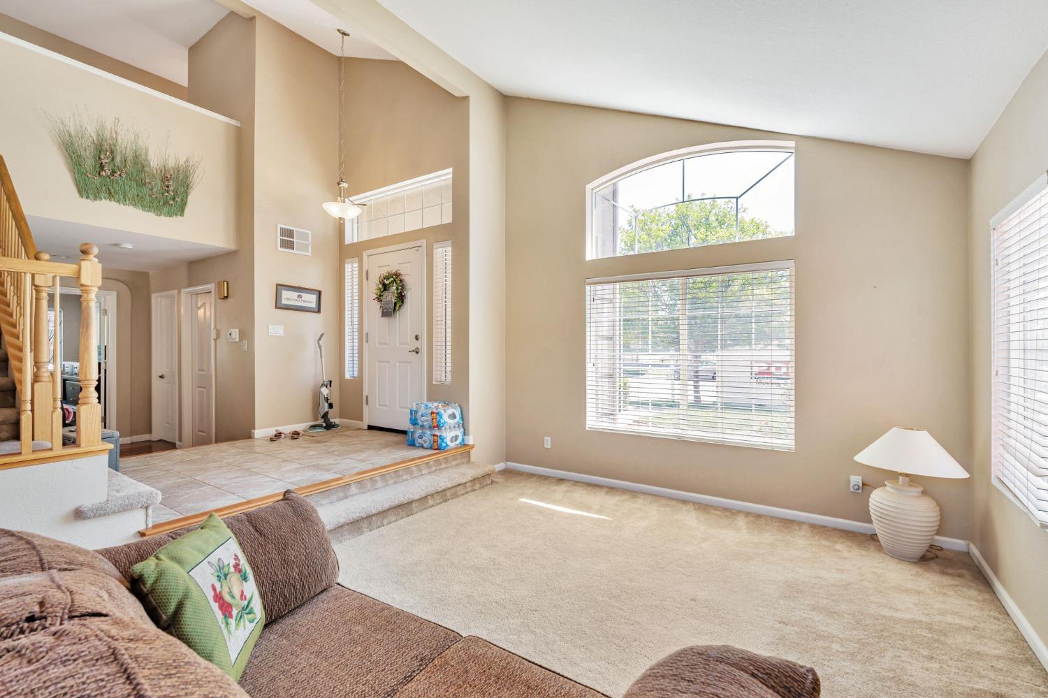Detail Gallery Image 9 of 41 For 527 Crow Mountain Dr, Newman,  CA 95360 - 5 Beds | 3 Baths
