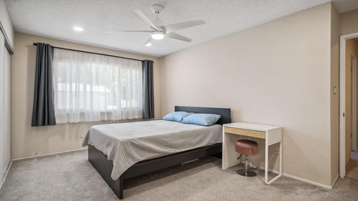 Detail Gallery Image 19 of 39 For 8903 Salmon Falls Dr #B,  Sacramento,  CA 95826 - 4 Beds | 2/1 Baths