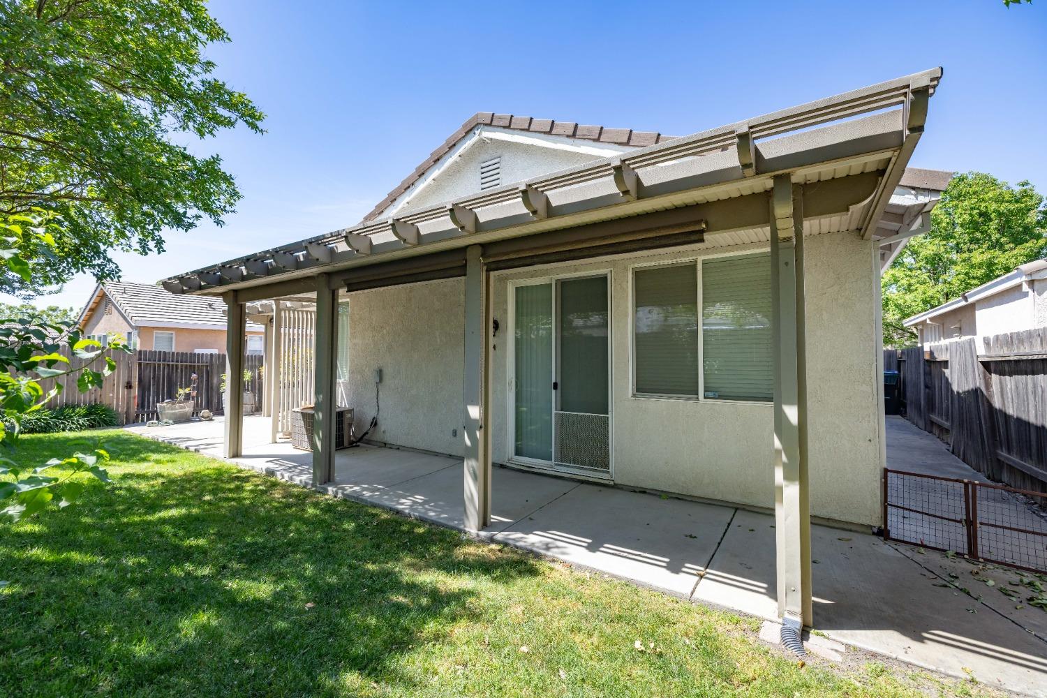 Detail Gallery Image 9 of 36 For 1524 Sandmark Dr, Sacramento,  CA 95835 - 4 Beds | 2 Baths