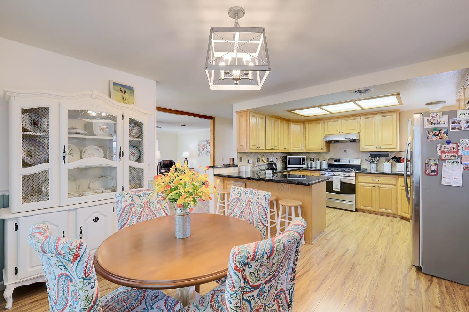Detail Gallery Image 8 of 24 For 1722 Clark Ave, Yuba City,  CA 95991 - 3 Beds | 2 Baths