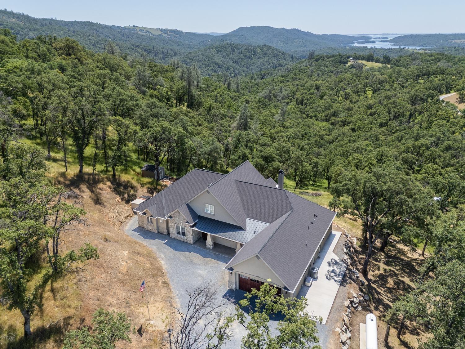 Detail Gallery Image 4 of 72 For 2483 Manhattan, Auburn,  CA 95603 - 3 Beds | 3 Baths
