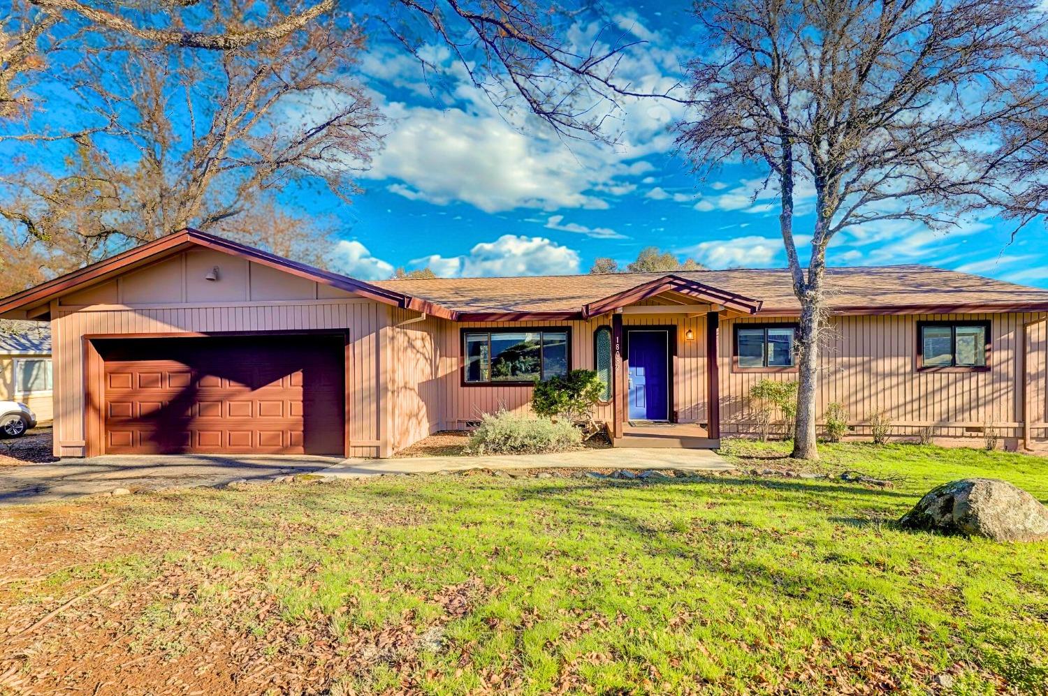Detail Gallery Image 2 of 48 For 18082 Hummingbird Dr, Penn Valley,  CA 95946 - 3 Beds | 2 Baths