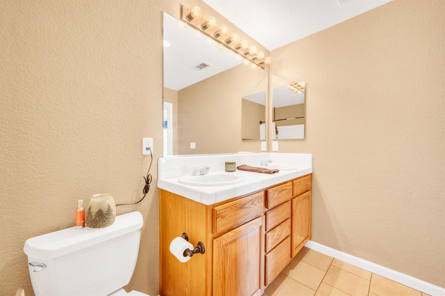 Detail Gallery Image 33 of 47 For 1684 Valley Meadows Dr, Olivehurst,  CA 95961 - 3 Beds | 2 Baths