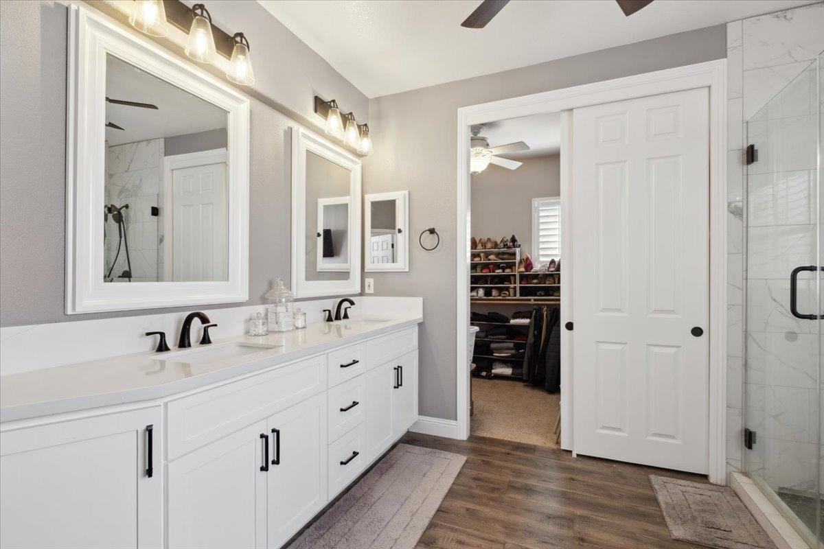 Detail Gallery Image 31 of 49 For 9837 Valgrande Way, Elk Grove,  CA 95757 - 5 Beds | 4 Baths