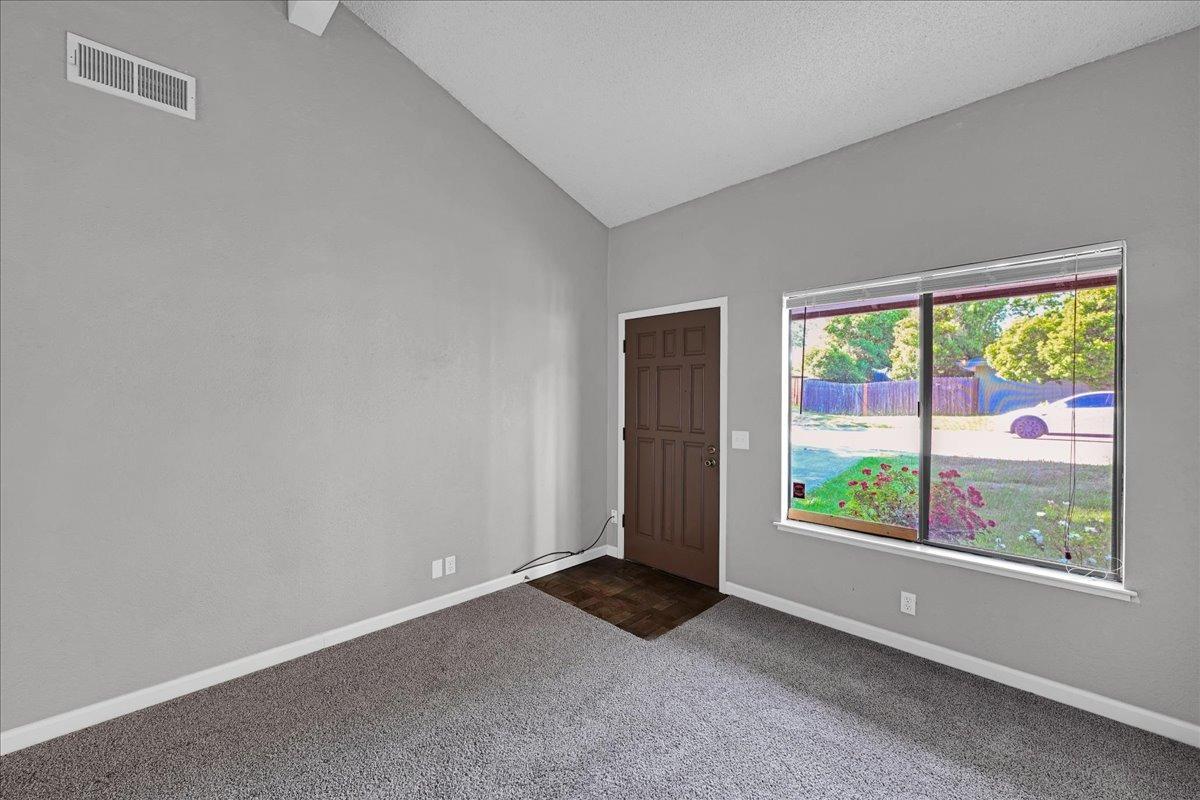 Detail Gallery Image 4 of 35 For 7449 Willowcreek Dr, Citrus Heights,  CA 95610 - – Beds | – Baths