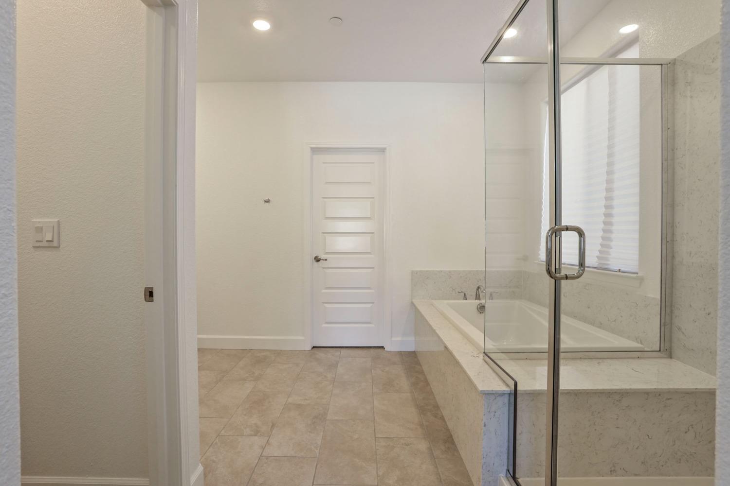 Detail Gallery Image 20 of 51 For 10332 Crab Apple Dr, Stockton,  CA 95219 - 3 Beds | 3 Baths