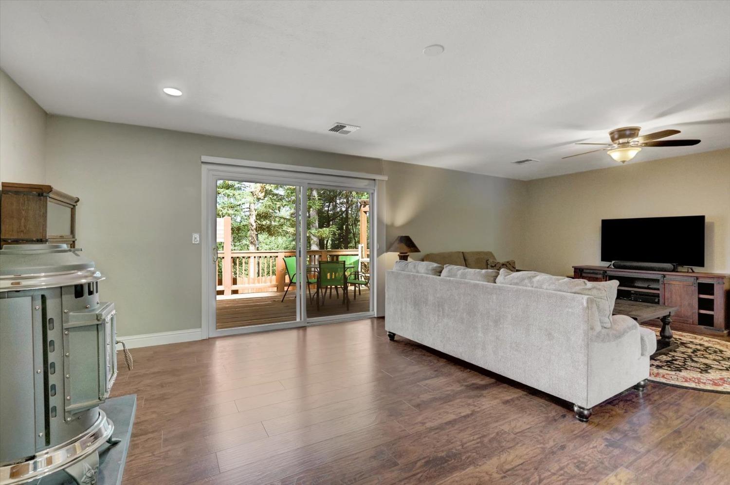 Detail Gallery Image 11 of 75 For 10286 Sugar Pine Ct, Grass Valley,  CA 95949 - 3 Beds | 2 Baths