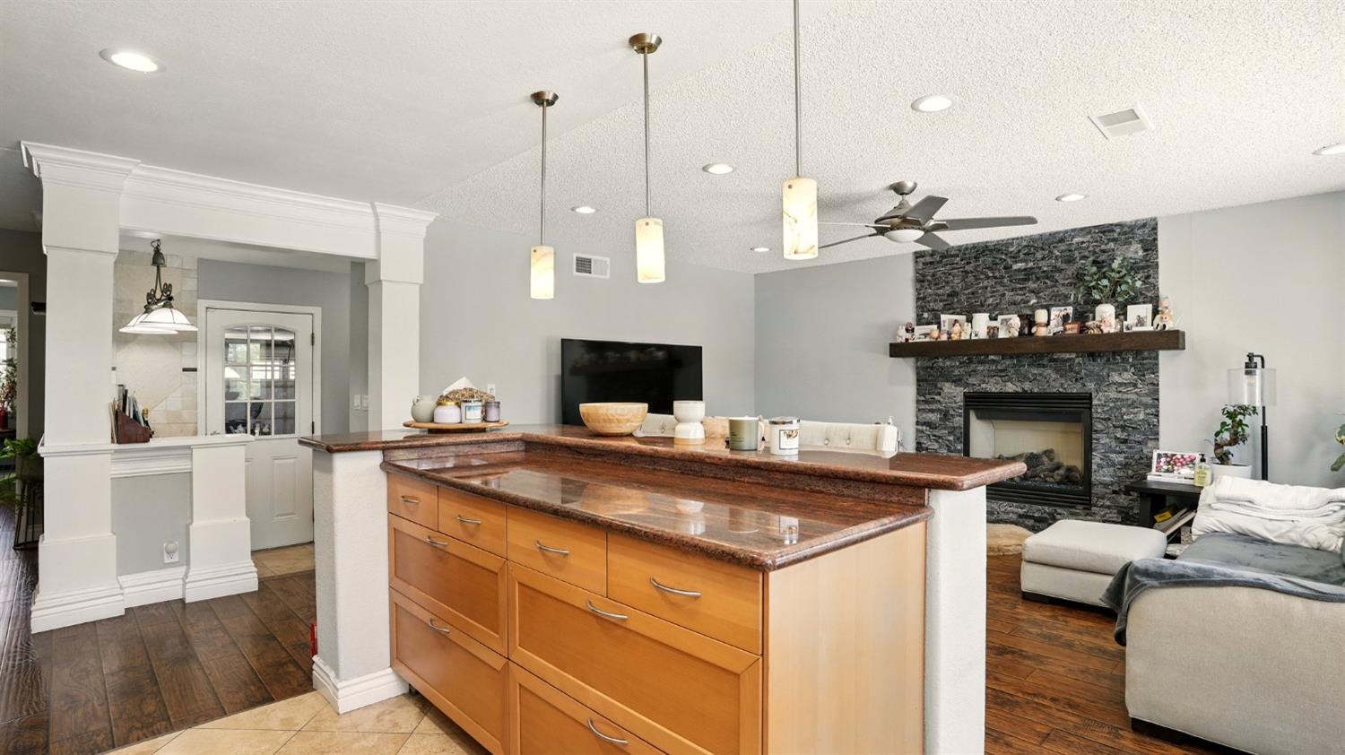 Detail Gallery Image 14 of 38 For 2885 Penitencia Creek Rd, San Jose,  CA 95132 - 4 Beds | 2/1 Baths