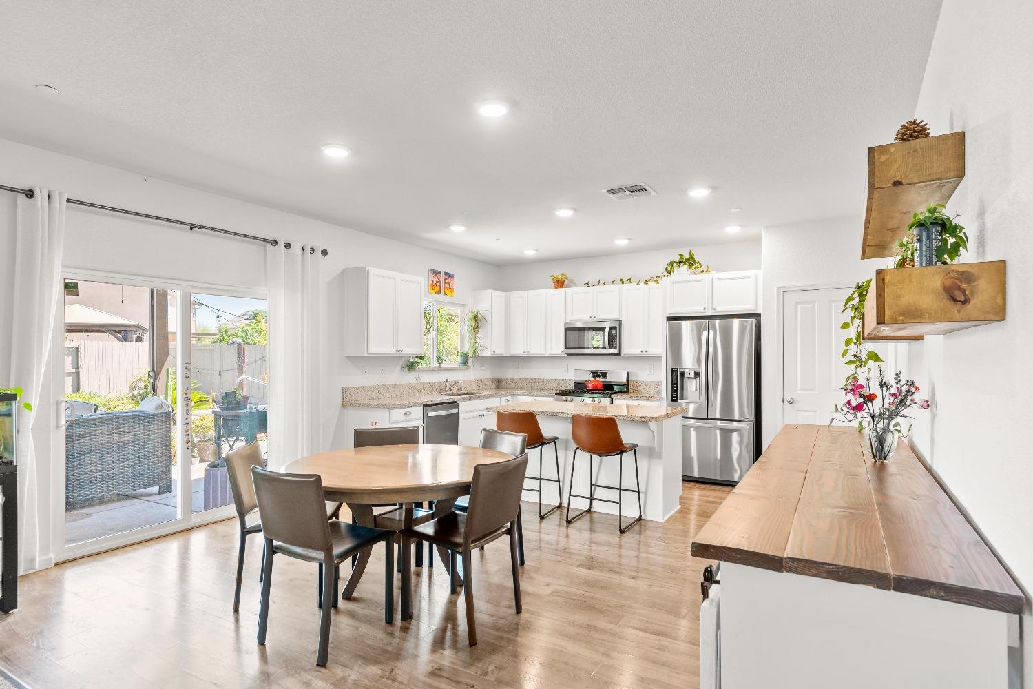 Detail Gallery Image 15 of 49 For 1033 Solstice St, Roseville,  CA 95747 - 4 Beds | 3 Baths