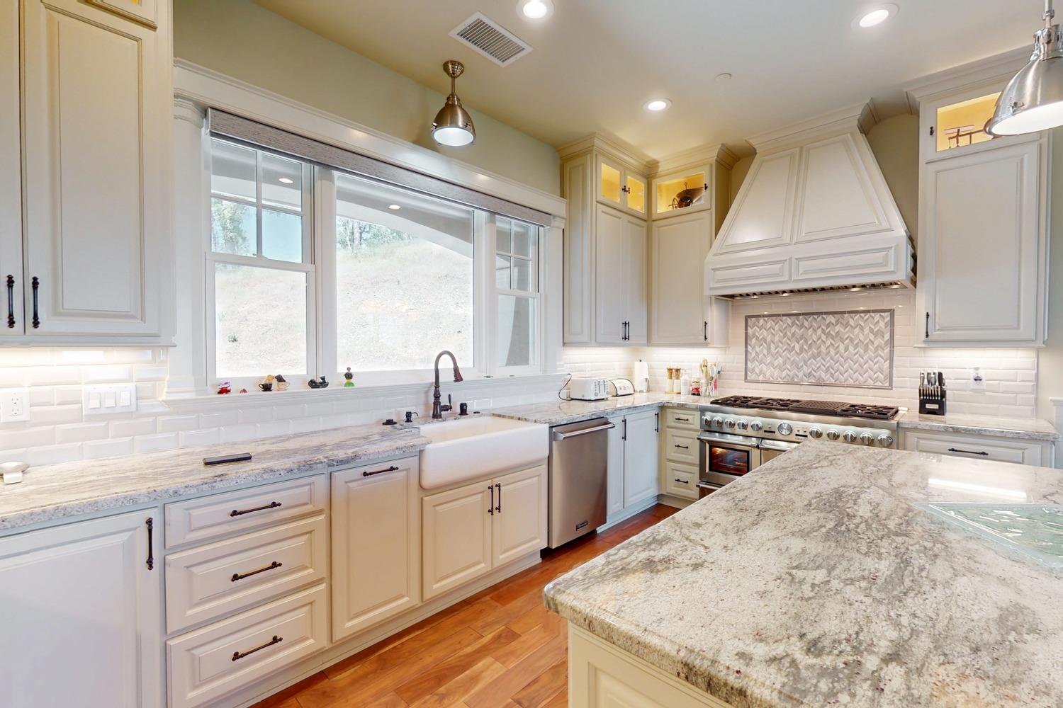 Detail Gallery Image 13 of 72 For 2483 Manhattan, Auburn,  CA 95603 - 3 Beds | 3 Baths