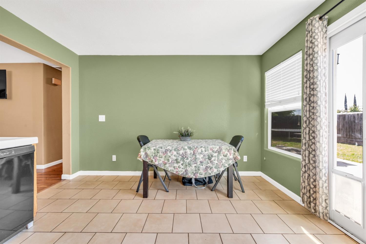 Detail Gallery Image 21 of 47 For 1684 Valley Meadows Dr, Olivehurst,  CA 95961 - 3 Beds | 2 Baths