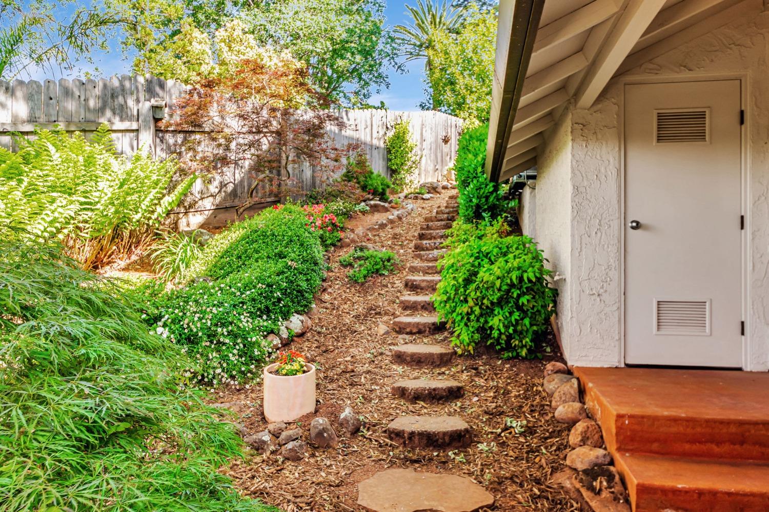 Detail Gallery Image 42 of 46 For 159 Aeolia Dr, Auburn,  CA 95603 - 3 Beds | 3 Baths