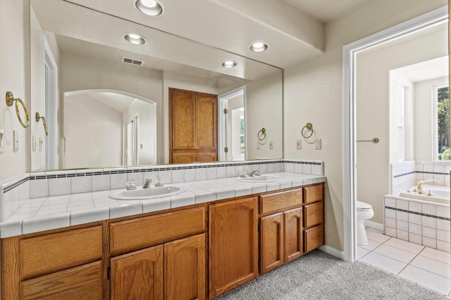 Detail Gallery Image 17 of 42 For 1840 Saratoga Ct, Yuba City,  CA 95993 - 3 Beds | 2 Baths