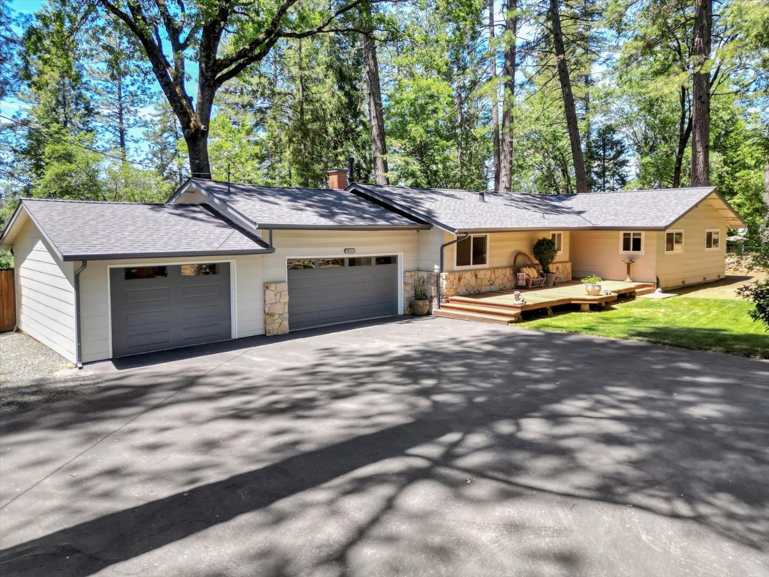 Detail Gallery Image 1 of 75 For 10286 Sugar Pine Ct, Grass Valley,  CA 95949 - 3 Beds | 2 Baths