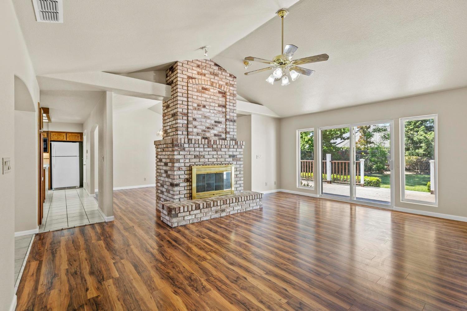 Detail Gallery Image 22 of 42 For 1840 Saratoga Ct, Yuba City,  CA 95993 - 3 Beds | 2 Baths