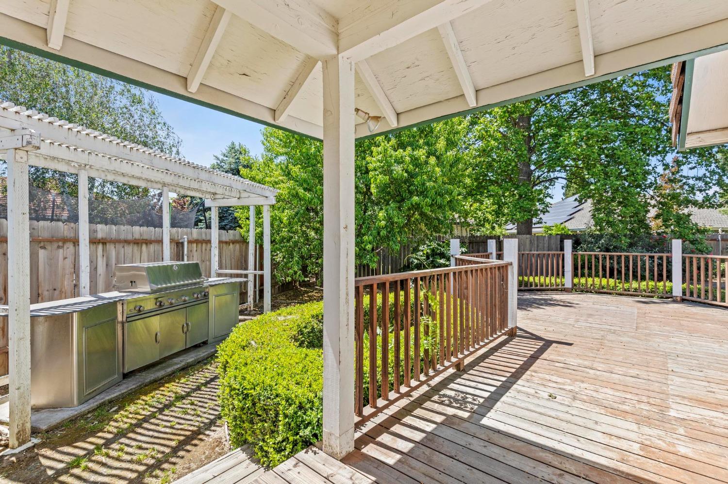 Detail Gallery Image 33 of 42 For 1840 Saratoga Ct, Yuba City,  CA 95993 - 3 Beds | 2 Baths