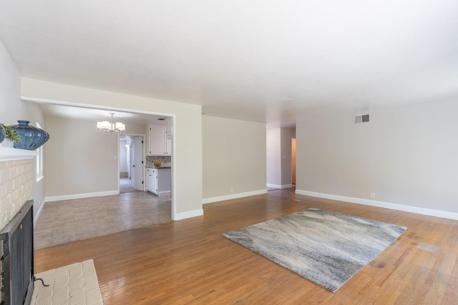 Louise Avenue, Modesto, California image 11