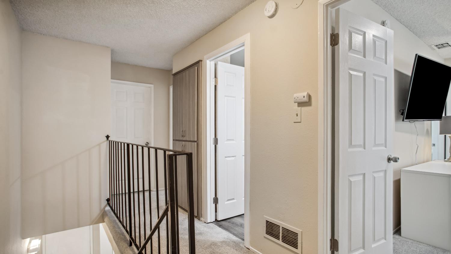 Detail Gallery Image 30 of 39 For 8903 Salmon Falls Dr #B,  Sacramento,  CA 95826 - 4 Beds | 2/1 Baths