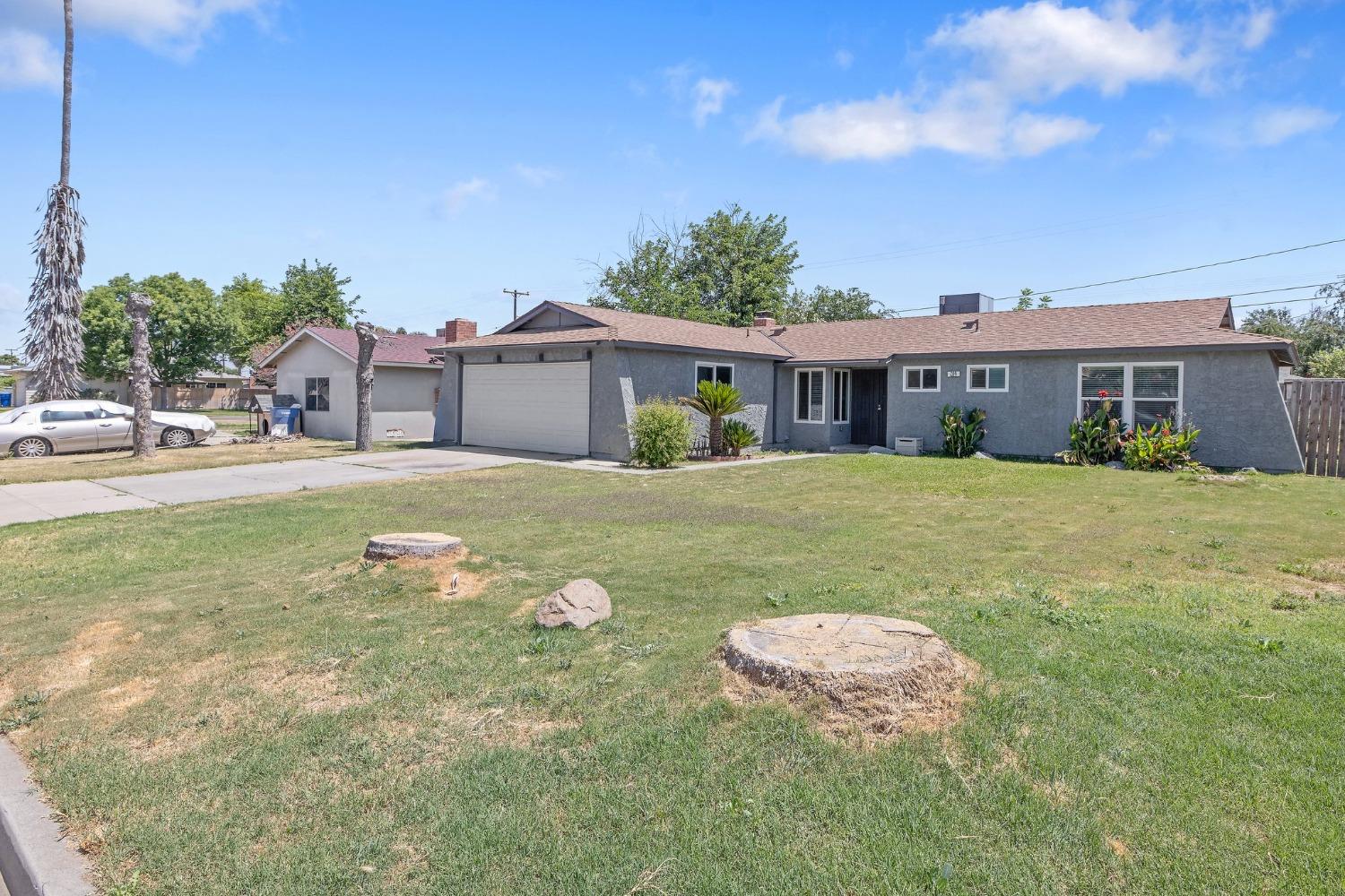 Detail Gallery Image 2 of 38 For 709 Shasta Dr, Hanford,  CA 93230 - 4 Beds | 2 Baths