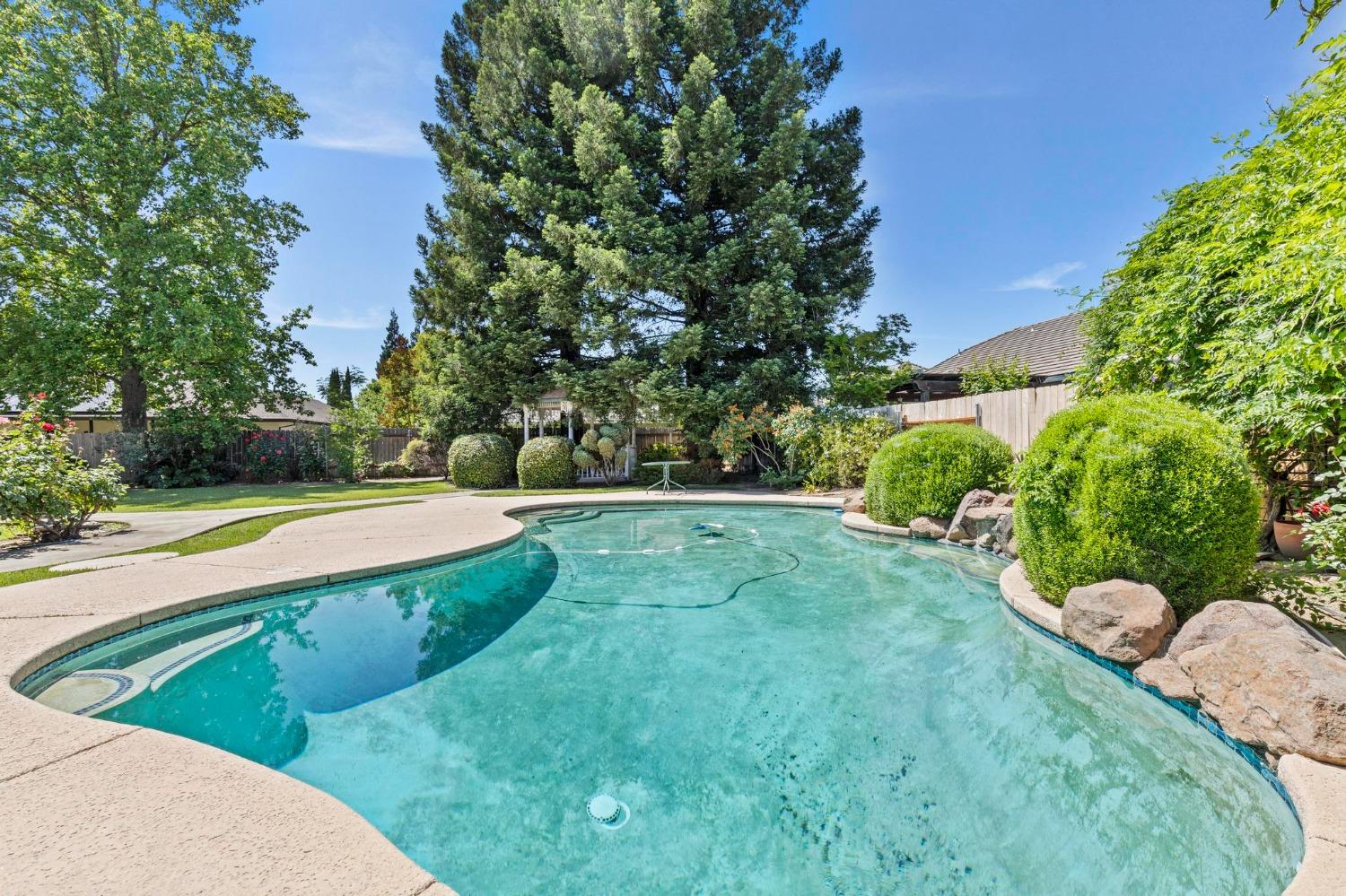 Detail Gallery Image 36 of 42 For 1840 Saratoga Ct, Yuba City,  CA 95993 - 3 Beds | 2 Baths