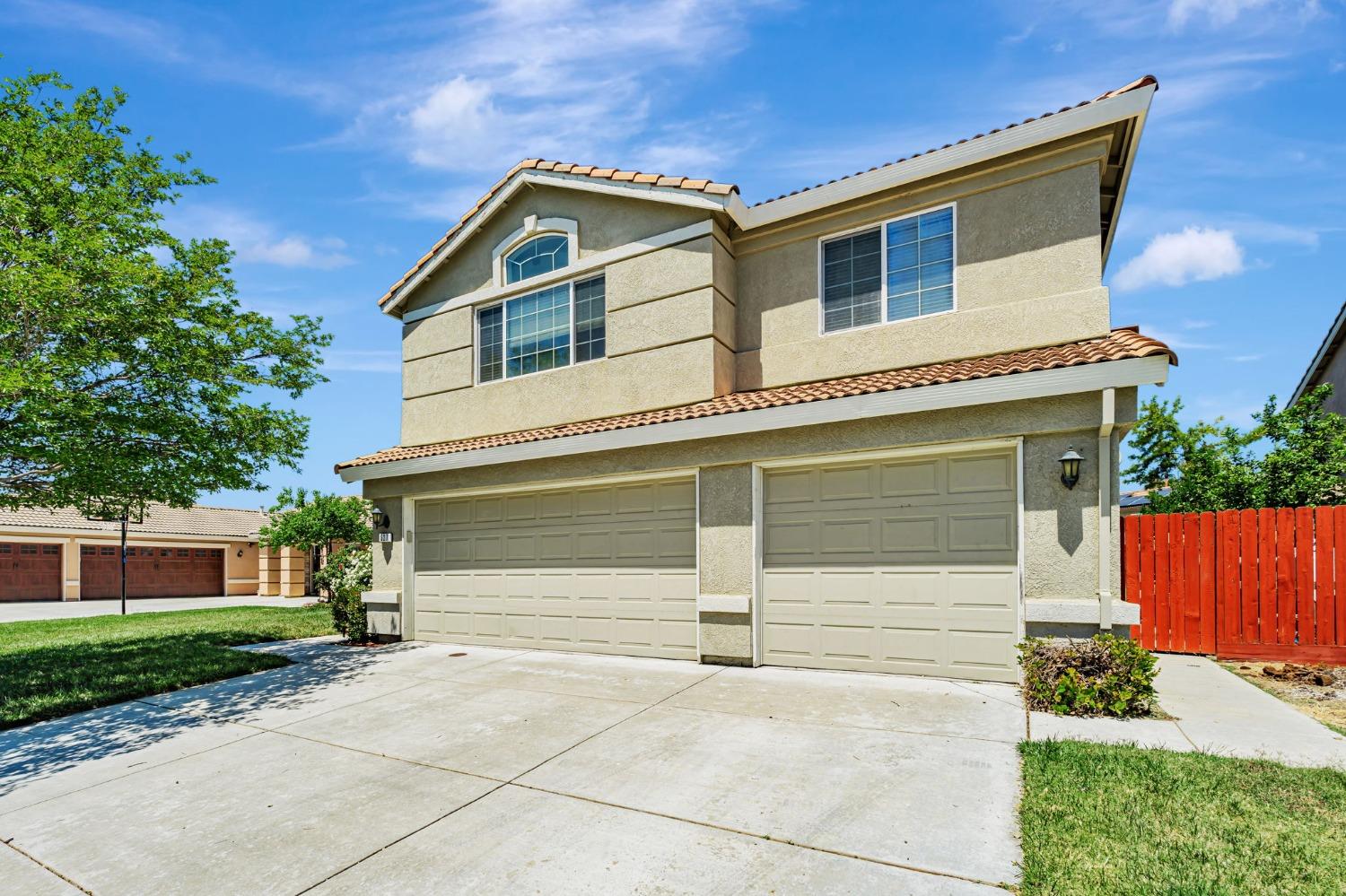Detail Gallery Image 3 of 41 For 527 Crow Mountain Dr, Newman,  CA 95360 - 5 Beds | 3 Baths
