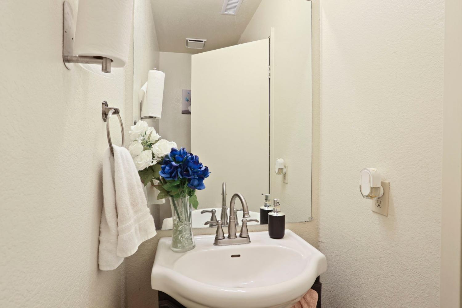 Detail Gallery Image 14 of 35 For 1122 Morning Dew Pl, Stockton,  CA 95210 - 3 Beds | 2/1 Baths
