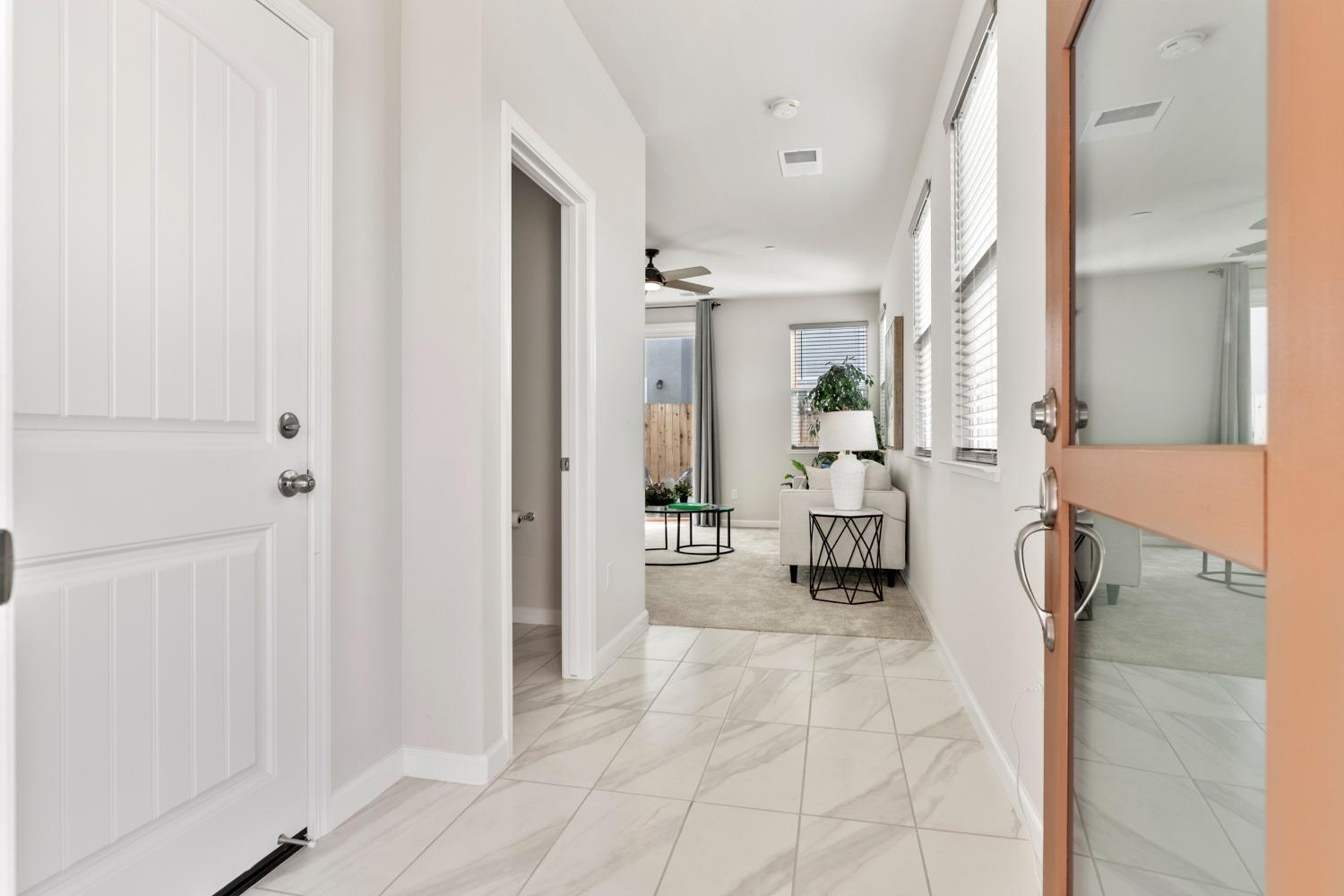 Detail Gallery Image 5 of 36 For 3922 Dedication Dr, Turlock,  CA 95382 - 3 Beds | 2/1 Baths