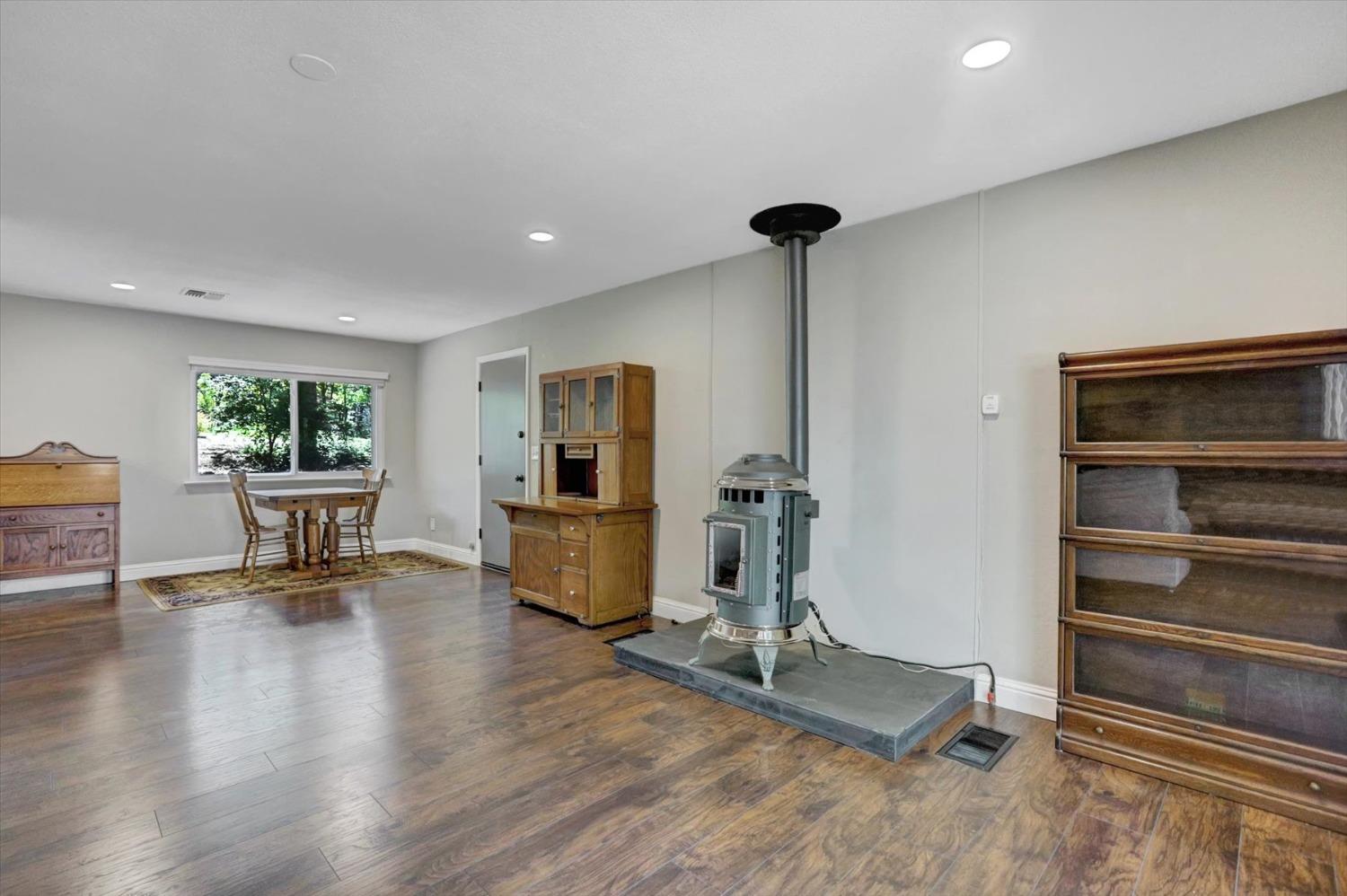 Detail Gallery Image 9 of 75 For 10286 Sugar Pine Ct, Grass Valley,  CA 95949 - 3 Beds | 2 Baths