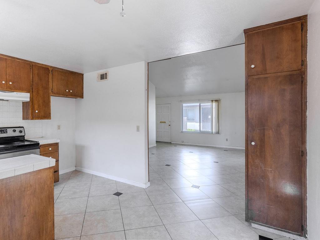 Detail Gallery Image 12 of 22 For 6609 Plymouth Rd, Stockton,  CA 95207 - 2 Beds | 1 Baths