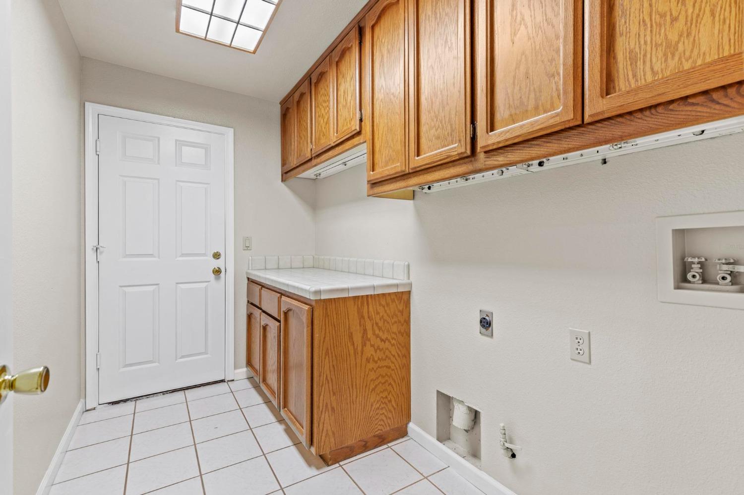 Detail Gallery Image 21 of 42 For 1840 Saratoga Ct, Yuba City,  CA 95993 - 3 Beds | 2 Baths