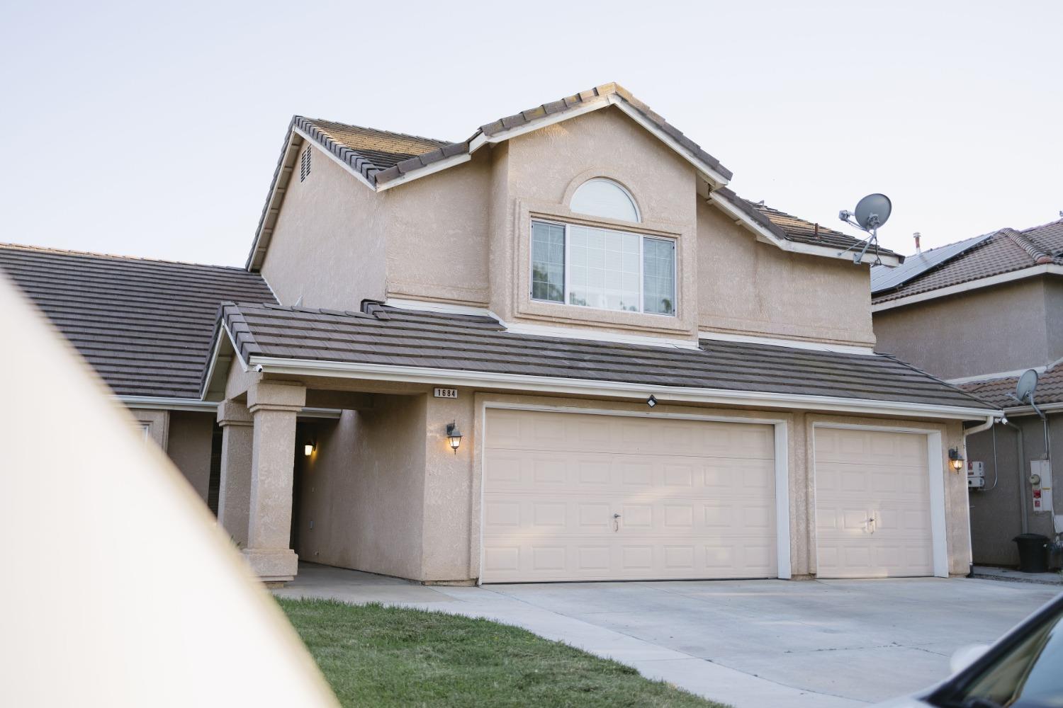 Detail Gallery Image 4 of 25 For 1684 via Milano, Gustine,  CA 95322 - 4 Beds | 3 Baths