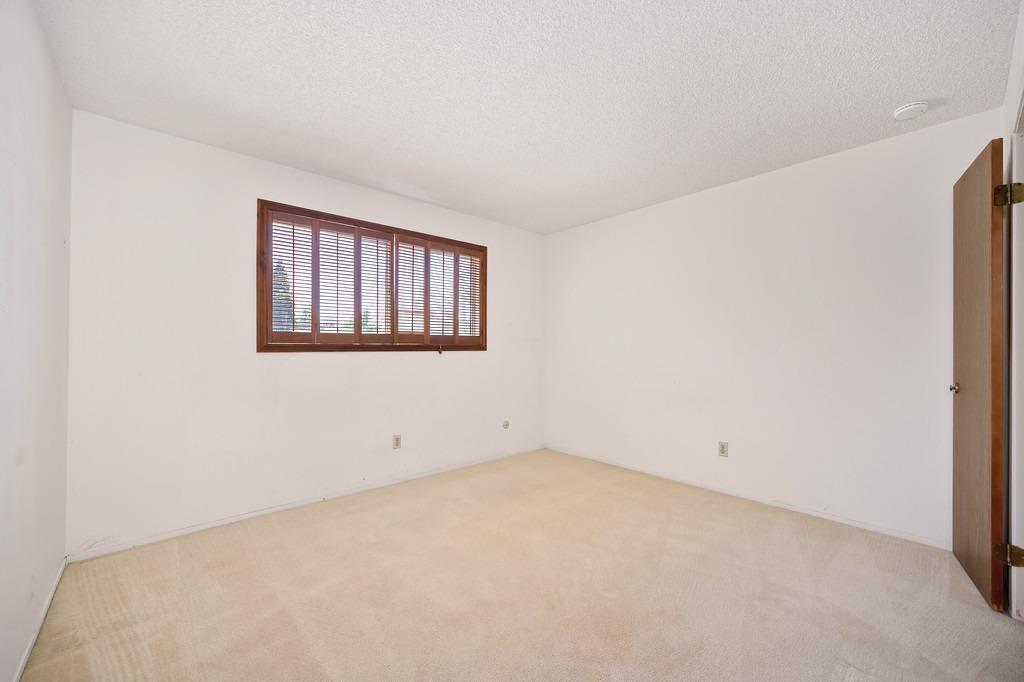 Detail Gallery Image 27 of 37 For 7558 Fairway Two Ave, Fair Oaks,  CA 95628 - 3 Beds | 2/1 Baths