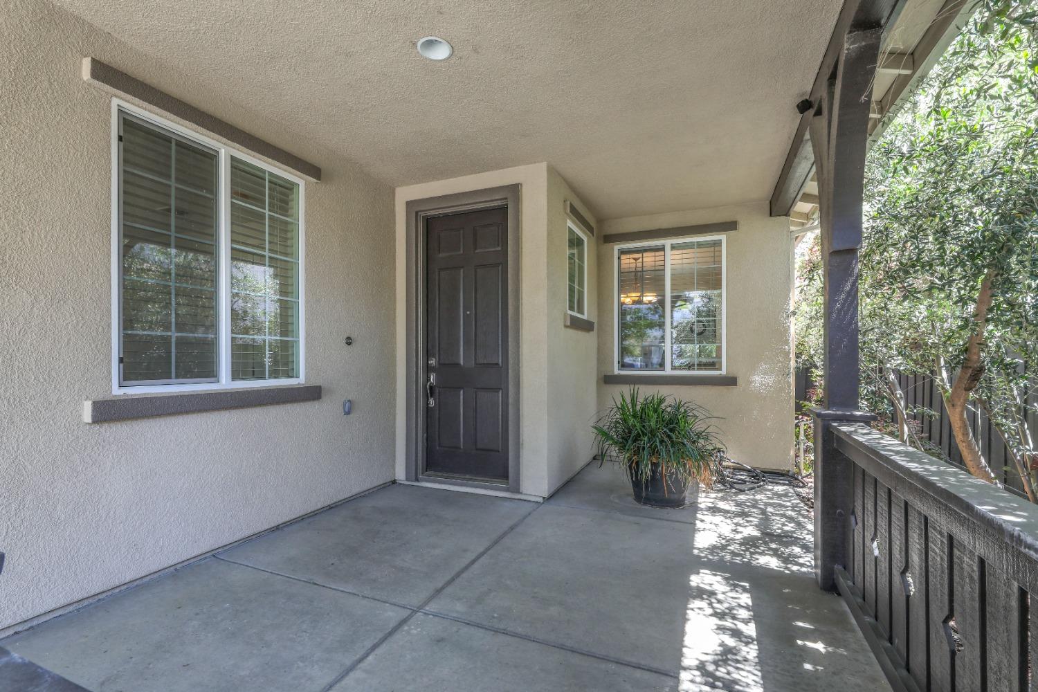 Detail Gallery Image 4 of 64 For 549 Fresian Dr, Oakdale,  CA 95361 - 4 Beds | 3/1 Baths