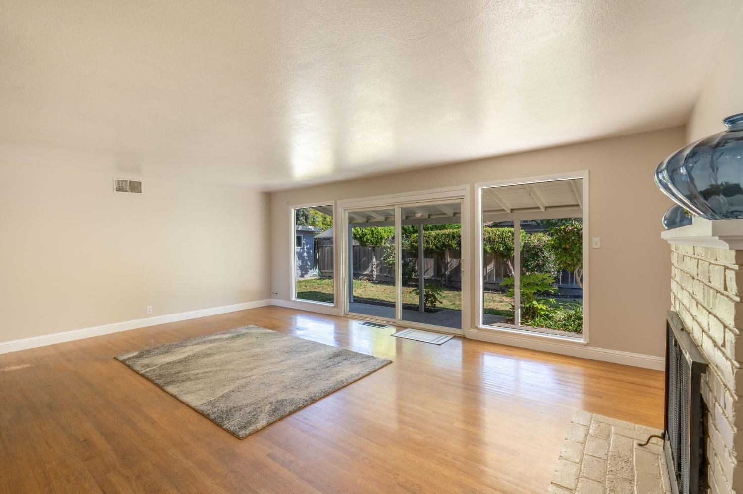 Louise Avenue, Modesto, California image 12