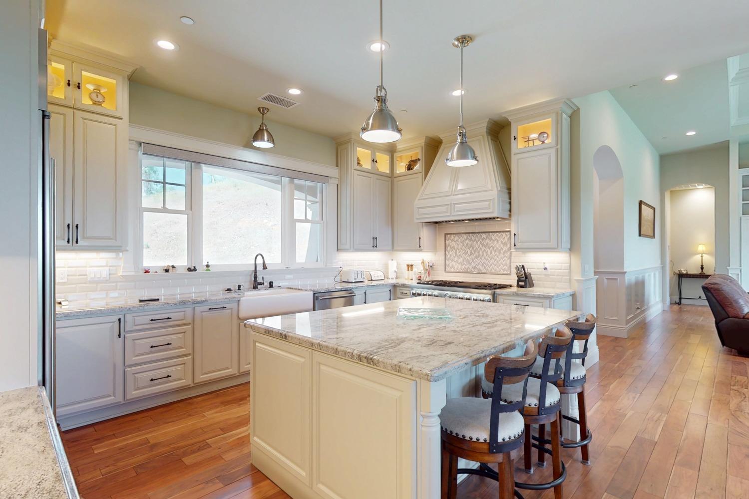 Detail Gallery Image 9 of 72 For 2483 Manhattan, Auburn,  CA 95603 - 3 Beds | 3 Baths
