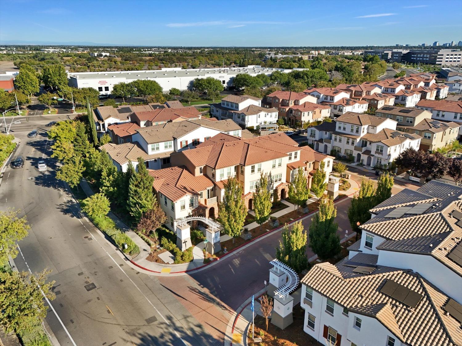 Detail Gallery Image 12 of 97 For 4474 Louvre Ln, Sacramento,  CA 95834 - 4 Beds | 3/1 Baths