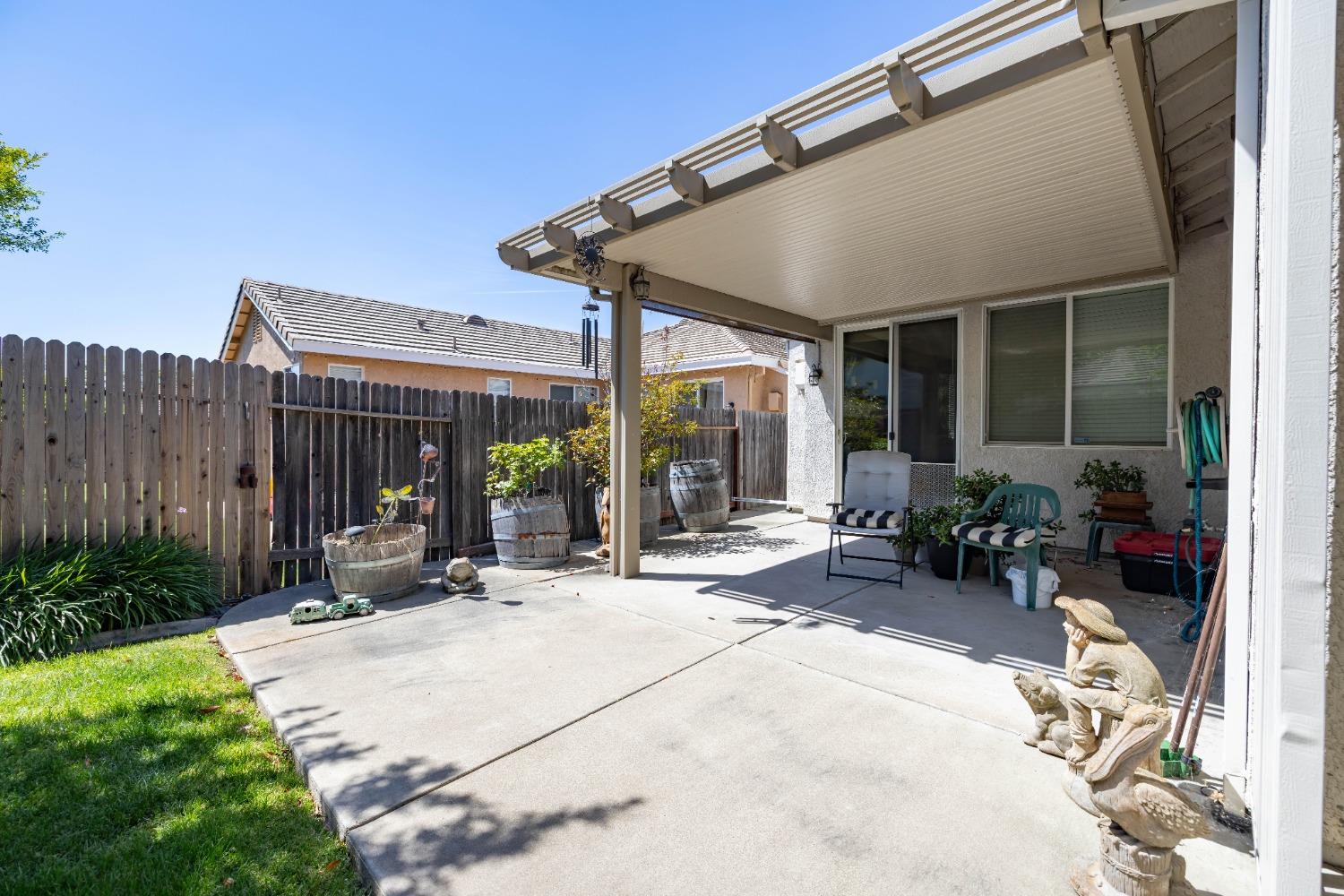 Detail Gallery Image 8 of 36 For 1524 Sandmark Dr, Sacramento,  CA 95835 - 4 Beds | 2 Baths