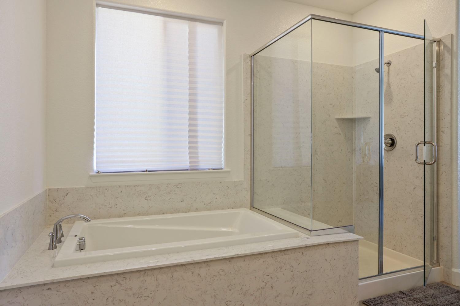 Detail Gallery Image 22 of 51 For 10332 Crab Apple Dr, Stockton,  CA 95219 - 3 Beds | 3 Baths