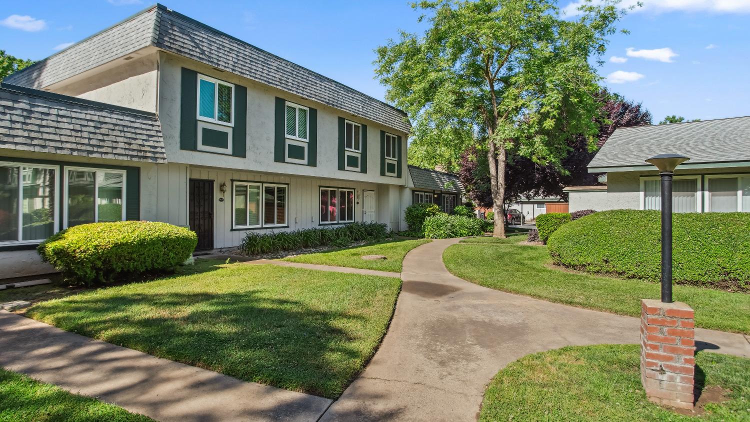 Detail Gallery Image 35 of 39 For 8903 Salmon Falls Dr #B,  Sacramento,  CA 95826 - 4 Beds | 2/1 Baths