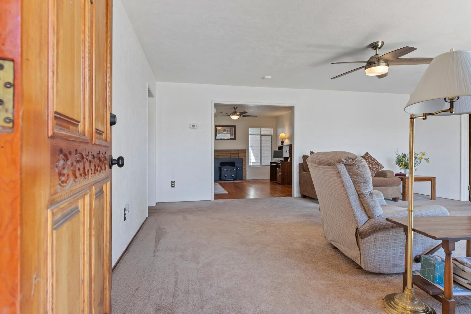 Detail Gallery Image 6 of 42 For 515 Locust Ave, Manteca,  CA 95337 - 3 Beds | 2 Baths